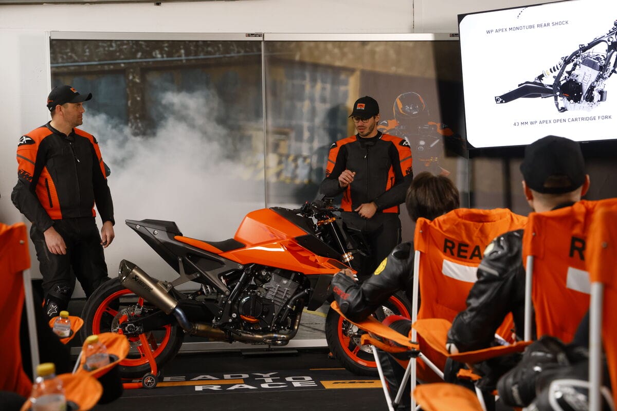 Ktm Duke Celebra Anos Desfile Imperd Vel Em Misano Motociclismo