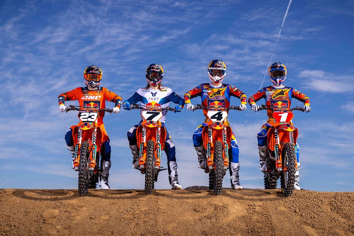 Red Bull KTM Factory Racing bereitet sich auf die Saison 2025 der ...