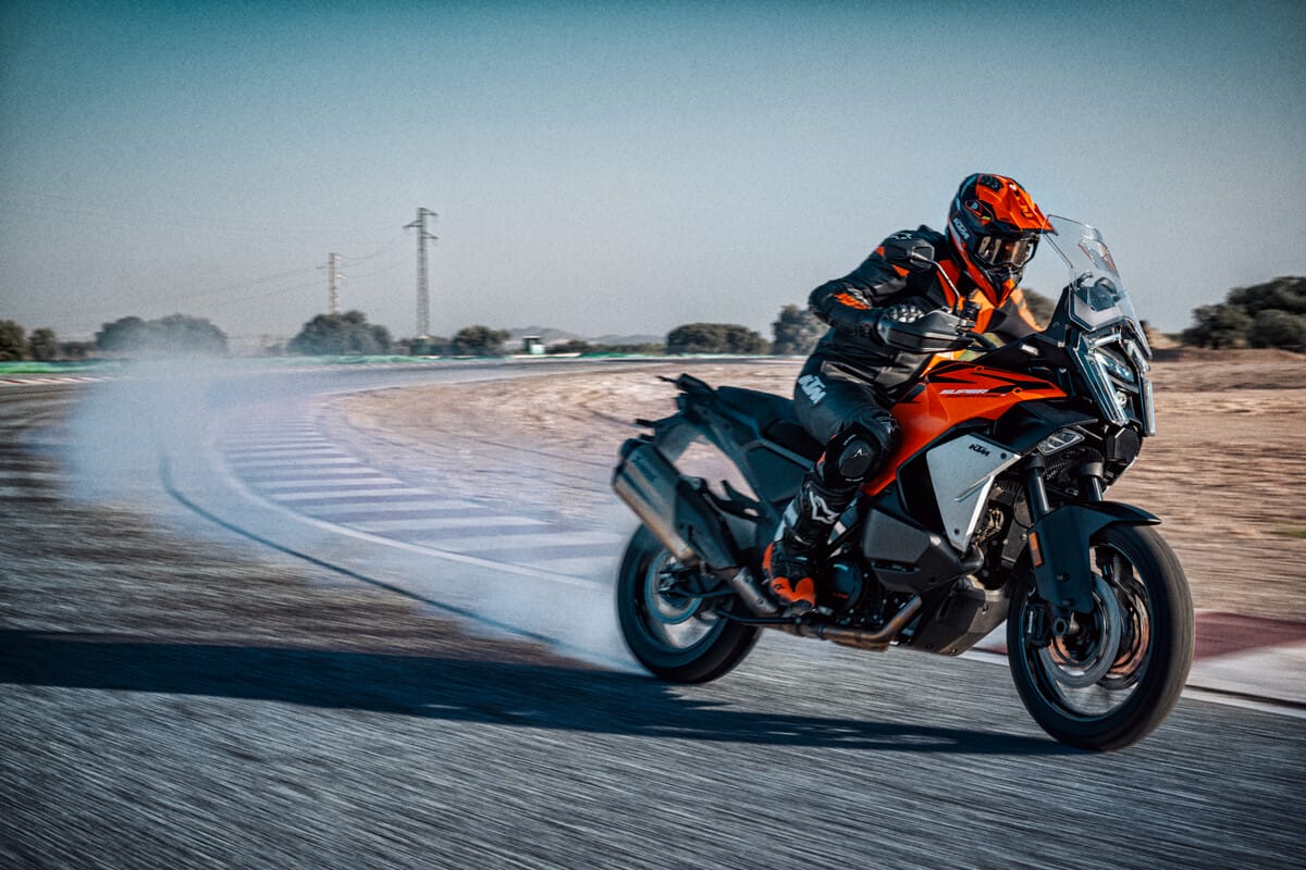 Vídeo: KTM 1390 Super Adventure S Evo – Mais é mais