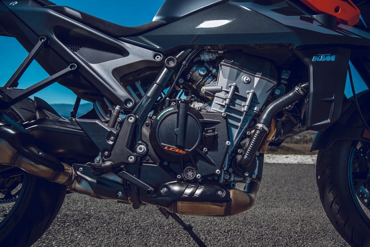 Nova KTM 990 Duke R lançada já esta semana; o que esperar?