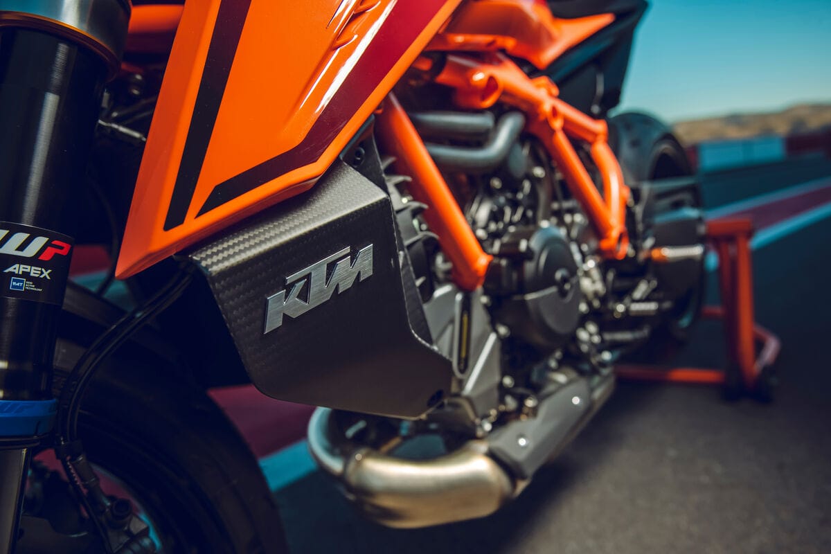 Nova KTM Super Duke GT 1390 de 190 cv homologada com dados impressionantes