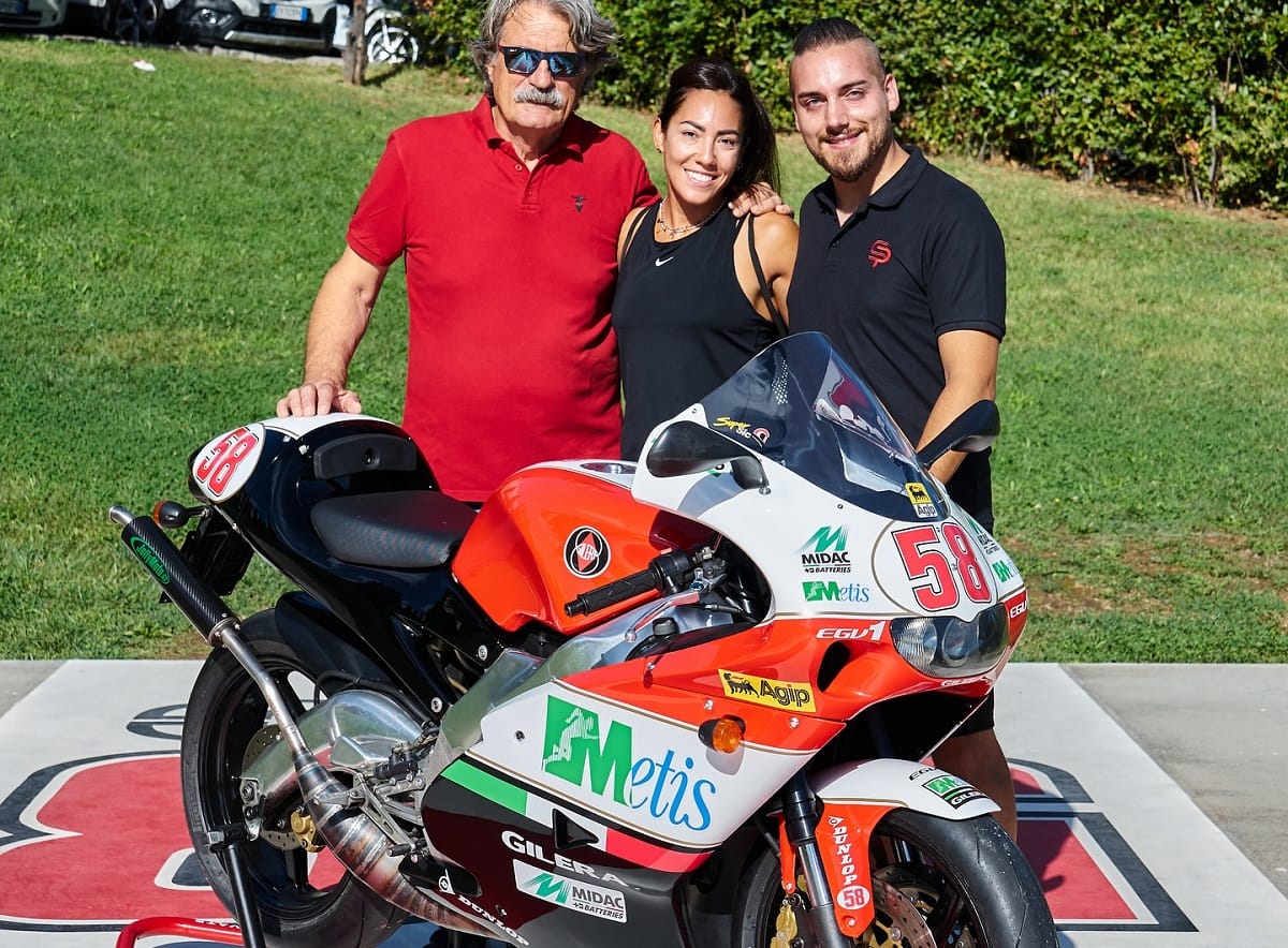 A Aprilia RS 250 personalizada em homenagem a Marco Simoncelli… e que pode habilitar-se a ter