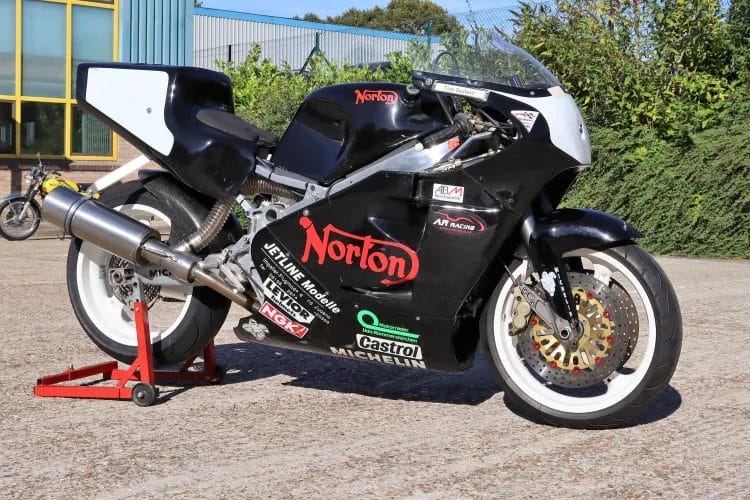 Primeira Norton F1R de competição vai a leilão