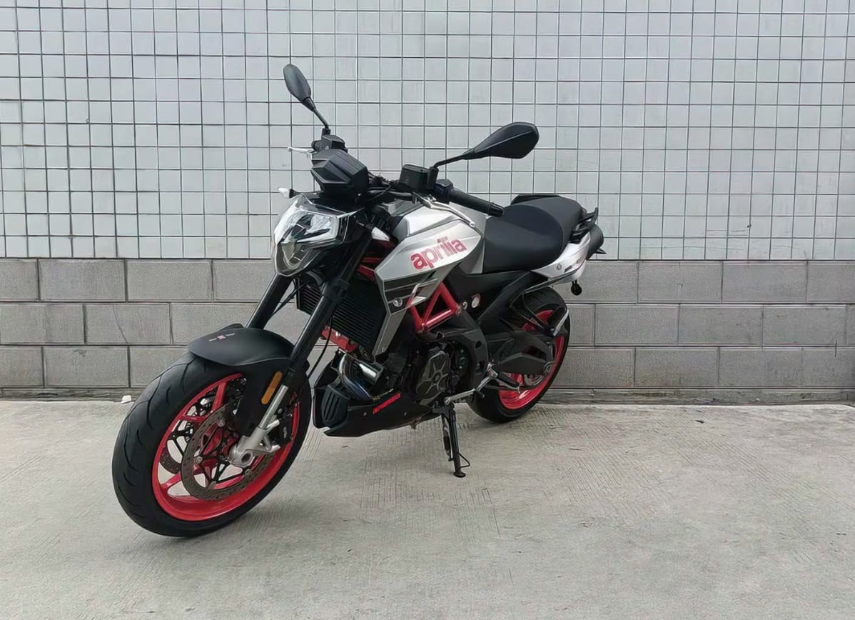 Aprilia Shiver 900 renasce na China como APR900